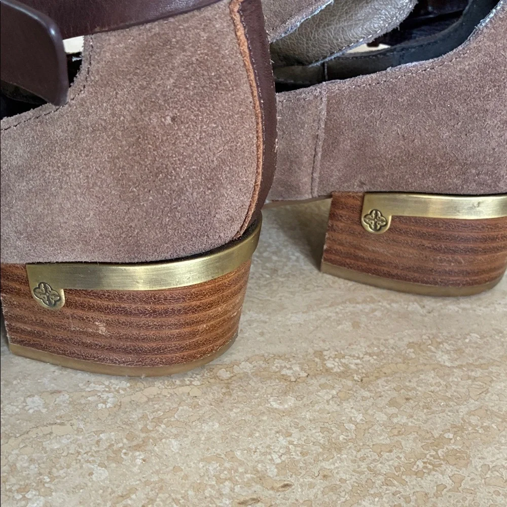 ISOLA Tan Suede Ankle Booties, brown Leather straps, brass heel strips. 6.5 EUC